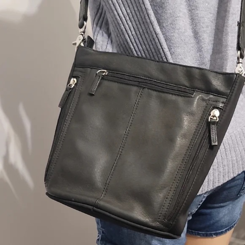 Gun Tote'n Mama Handbag - Picture 10 of 11